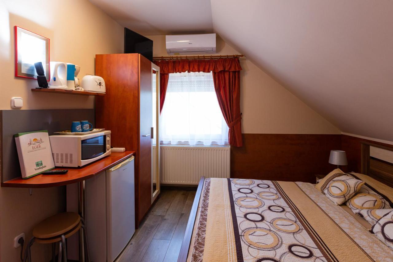 Erika Vendeghaz Hotel Eger Eksteriør billede